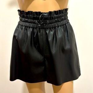 Zara shorts size: XS